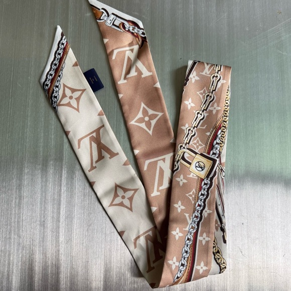 Louis Vuitton Monogram Bandeau In Beige and Brown - Picture 1 of 6